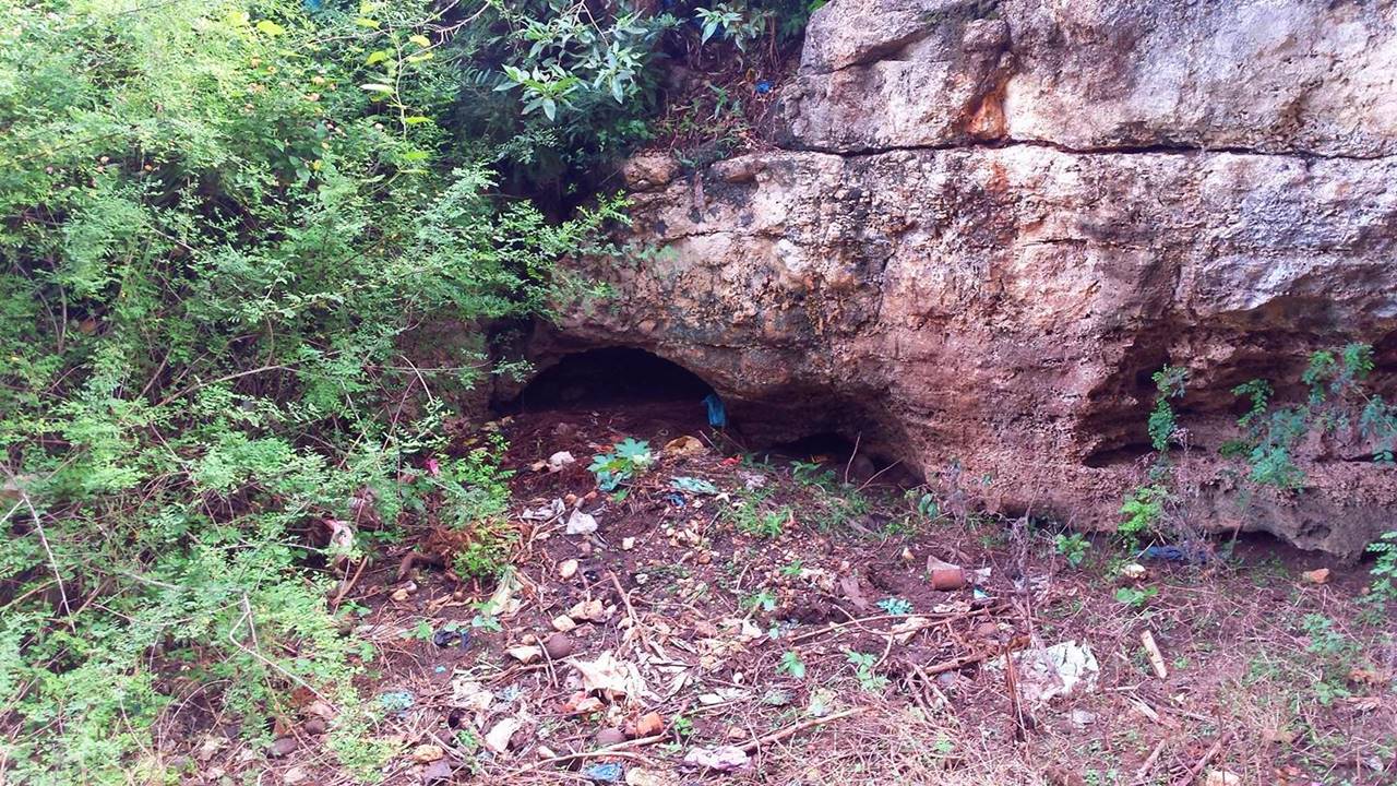 Mayakkai Prehistoric Limestone Caves in JaffnaMayakkai Prehistoric Limestone Caves in Jaffna